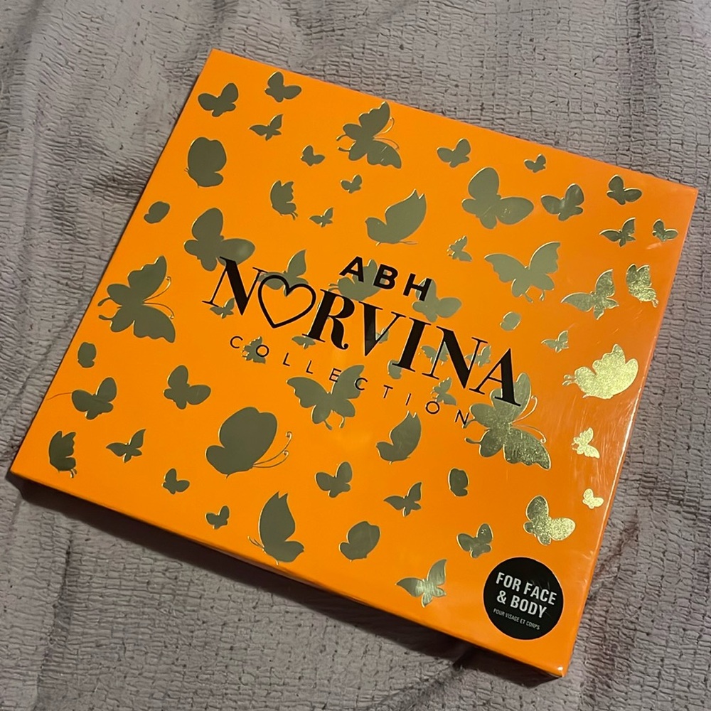 ABH NORVINA COLLECTION Eyeshadow Palette